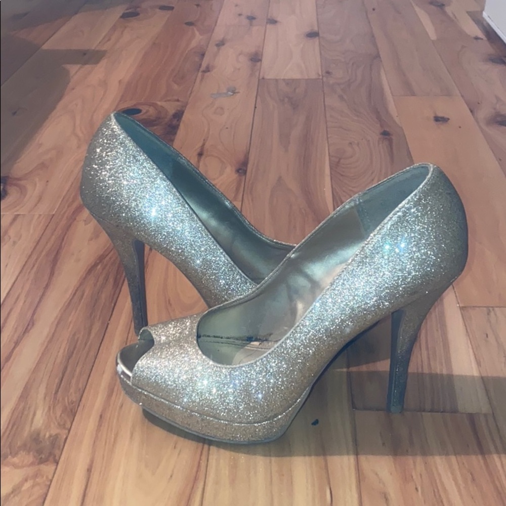 Gold glitter Fioni heels